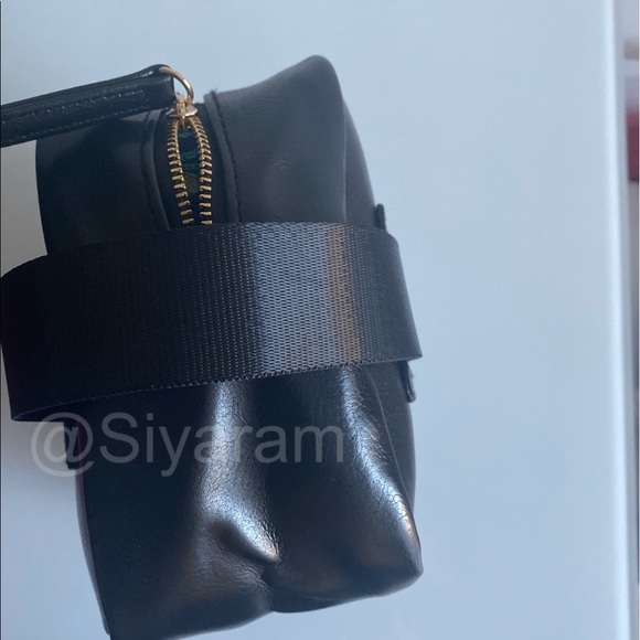 Carolina Herrera Cosmetic bag/ case - Picture 4 of 6